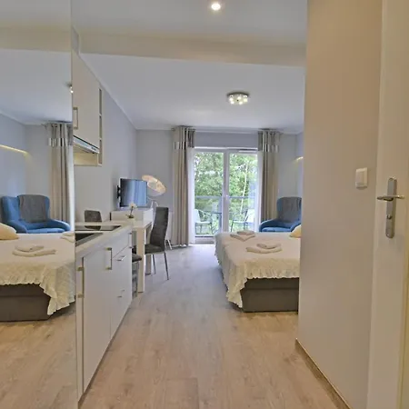 Osiedle Cesarskie - Parking - Bryza Apart-hotel Świnoujście