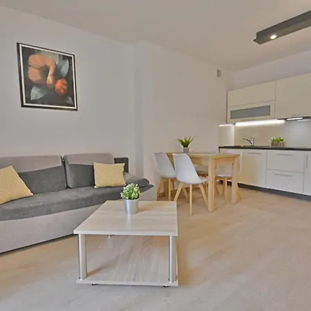 Osiedle Cesarskie - Parking - Bryza Apart-hotel