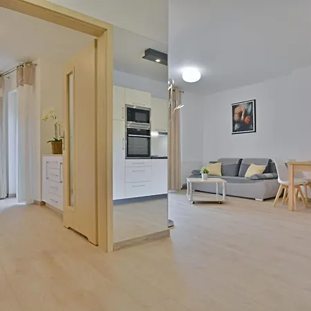 Osiedle Cesarskie - Parking - Bryza Aparthotel