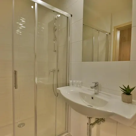 Osiedle Cesarskie - Parking - Bryza Apart-hotel