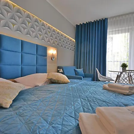 Apart-hotel Osiedle Cesarskie - Parking - Bryza