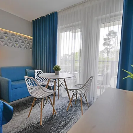 Apart-hotel Osiedle Cesarskie - Parking - Bryza