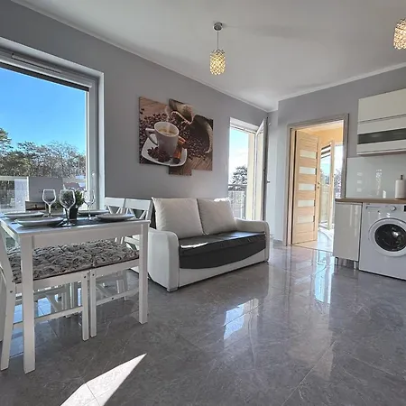 Osiedle Cesarskie - Parking - Bryza Apart-hotel Świnoujście