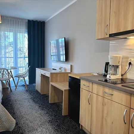 Osiedle Cesarskie - Parking - Bryza Aparthotel *