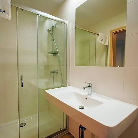 Osiedle Cesarskie - Parking - Bryza Aparthotel 3*