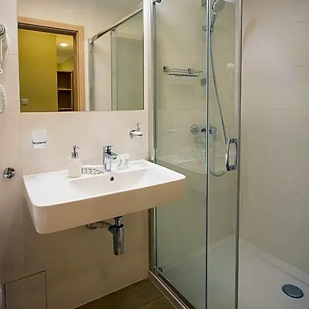 Aparthotel Osiedle Cesarskie - Parking - Bryza 3*