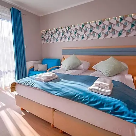 Aparthotel Osiedle Cesarskie - Parking - Bryza Svinoústí