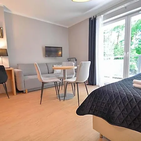 Osiedle Cesarskie - Parking - Bryza Aparthotel 3*