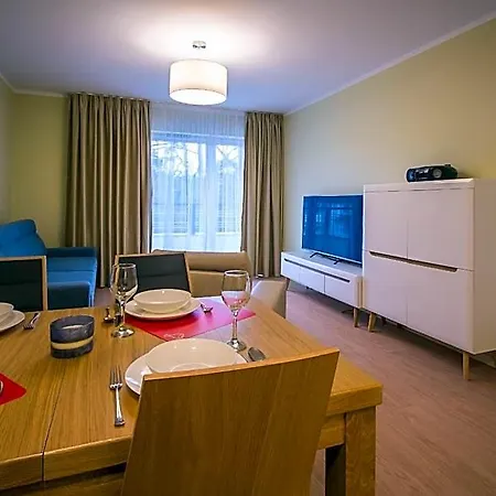 Osiedle Cesarskie - Parking - Bryza Aparthotel 3*