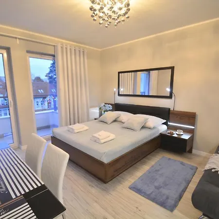 Apart-hotel Osiedle Cesarskie - Parking - Bryza Świnoujście