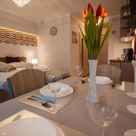 Aparthotel Osiedle Cesarskie - Parking - Bryza *