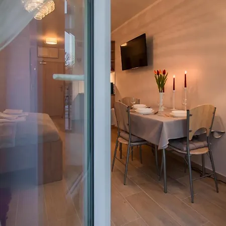 Aparthotel Osiedle Cesarskie - Parking - Bryza 3*