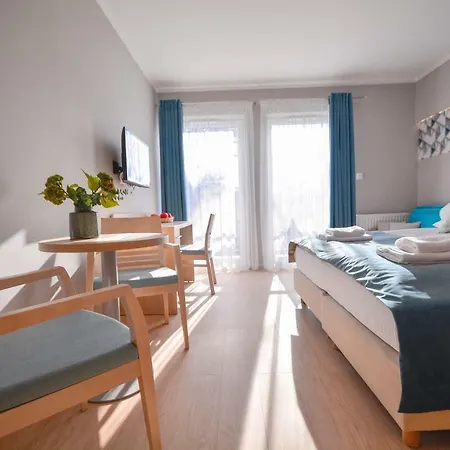 Aparthotel Osiedle Cesarskie - Parking - Bryza