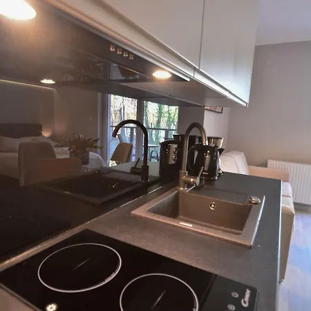 Aparthotel Osiedle Cesarskie - Parking - Bryza 3*