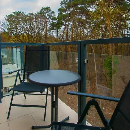 Osiedle Cesarskie - Parking - Bryza Aparthotel 3*