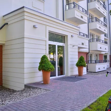 Osiedle Cesarskie - Parking - Bryza Apart-hotel Świnoujście