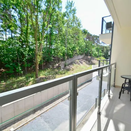 Apart-hotel Osiedle Cesarskie - Parking - Bryza 3*