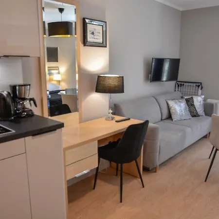 Osiedle Cesarskie - Parking - Bryza 슈비노우이스쳬