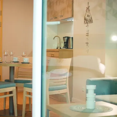 Apart-hotel Osiedle Cesarskie - Parking - Bryza 3*