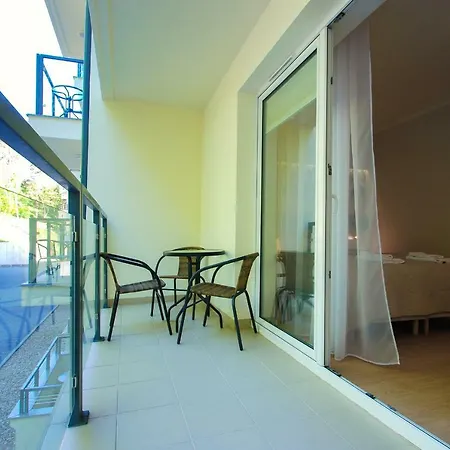 Apart-hotel Osiedle Cesarskie - Parking - Bryza