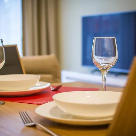 Osiedle Cesarskie - Parking - Bryza Apart-hotel 3*