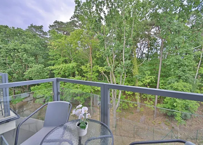 Aparthotel Osiedle Cesarskie - Parking - Bryza